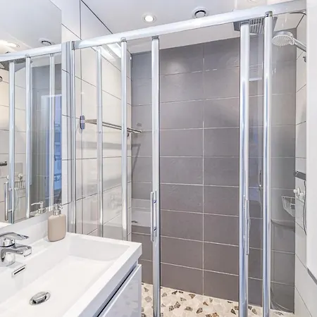Boss Gare Confort Netflix Climatisation Portable Cours Jean Jaures & Marche Local Apartmán *